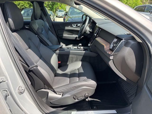 used 2023 Volvo XC60 car, priced at $41,547