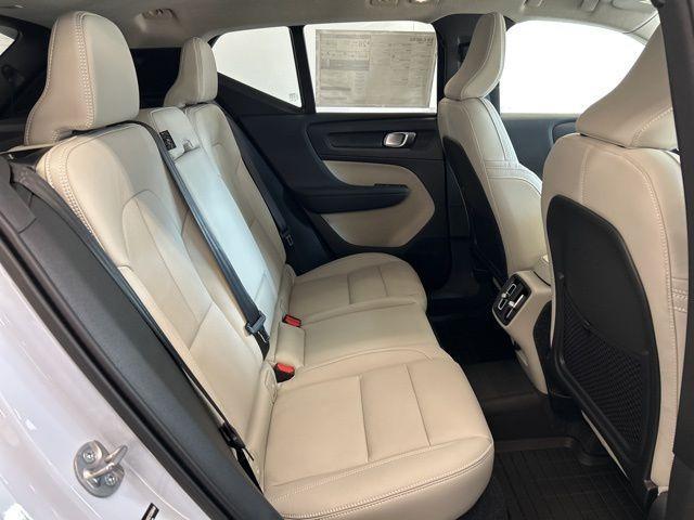 new 2025 Volvo XC40 car, priced at $47,335