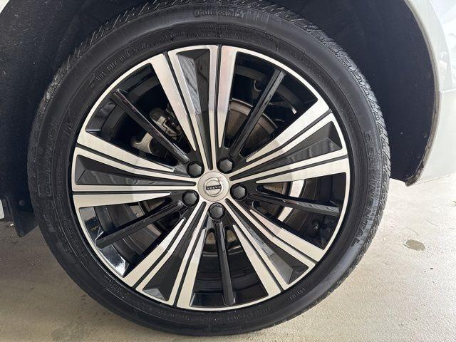 used 2022 Volvo XC60 car, priced at $40,807