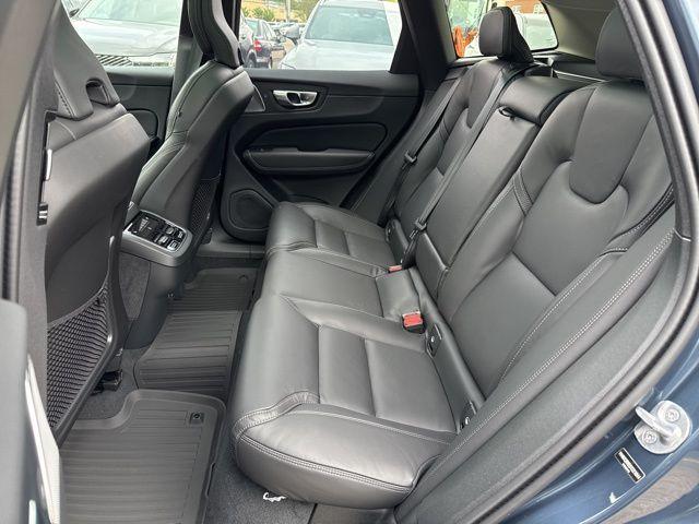 new 2025 Volvo XC60 car