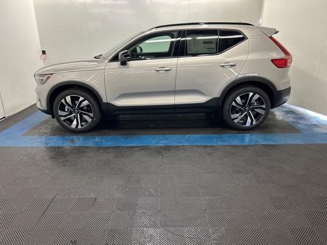 new 2024 Volvo XC40 car, priced at $51,235