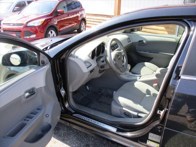 used 2009 Chevrolet Malibu car, priced at $3,395