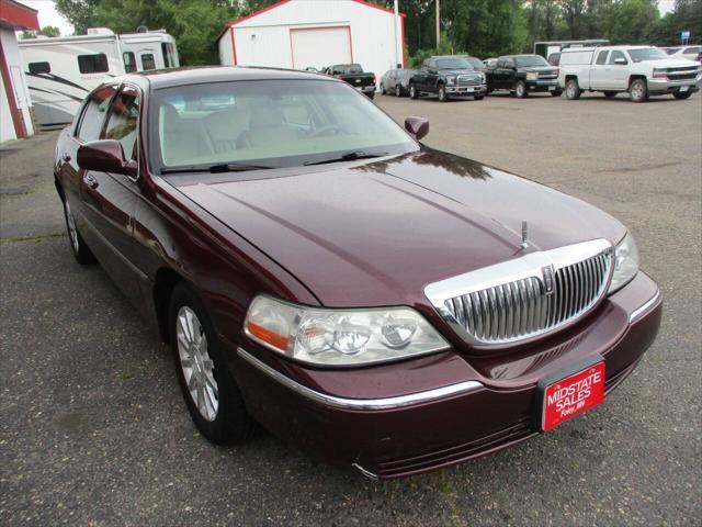 used 2006 Lincoln Town Car car, priced at $4,995