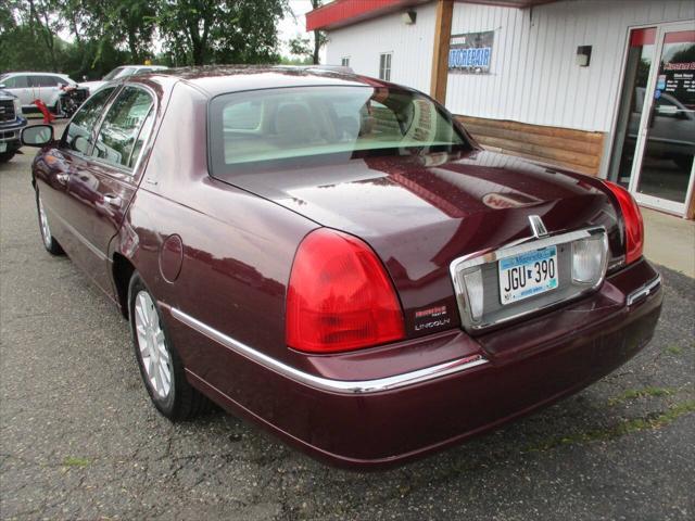 used 2006 Lincoln Town Car car, priced at $4,995