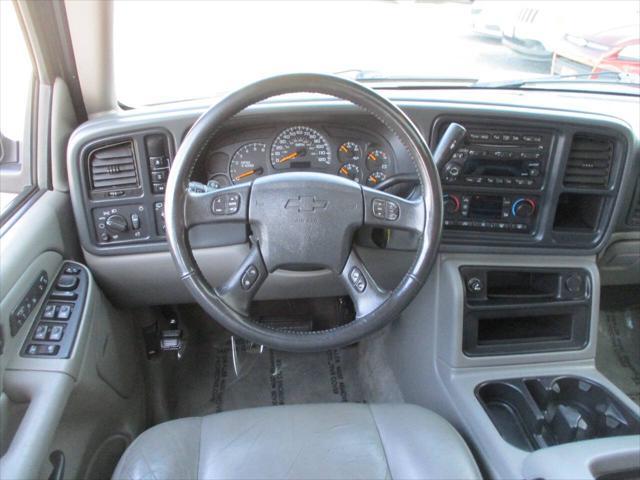 used 2004 Chevrolet Suburban car, priced at $4,995