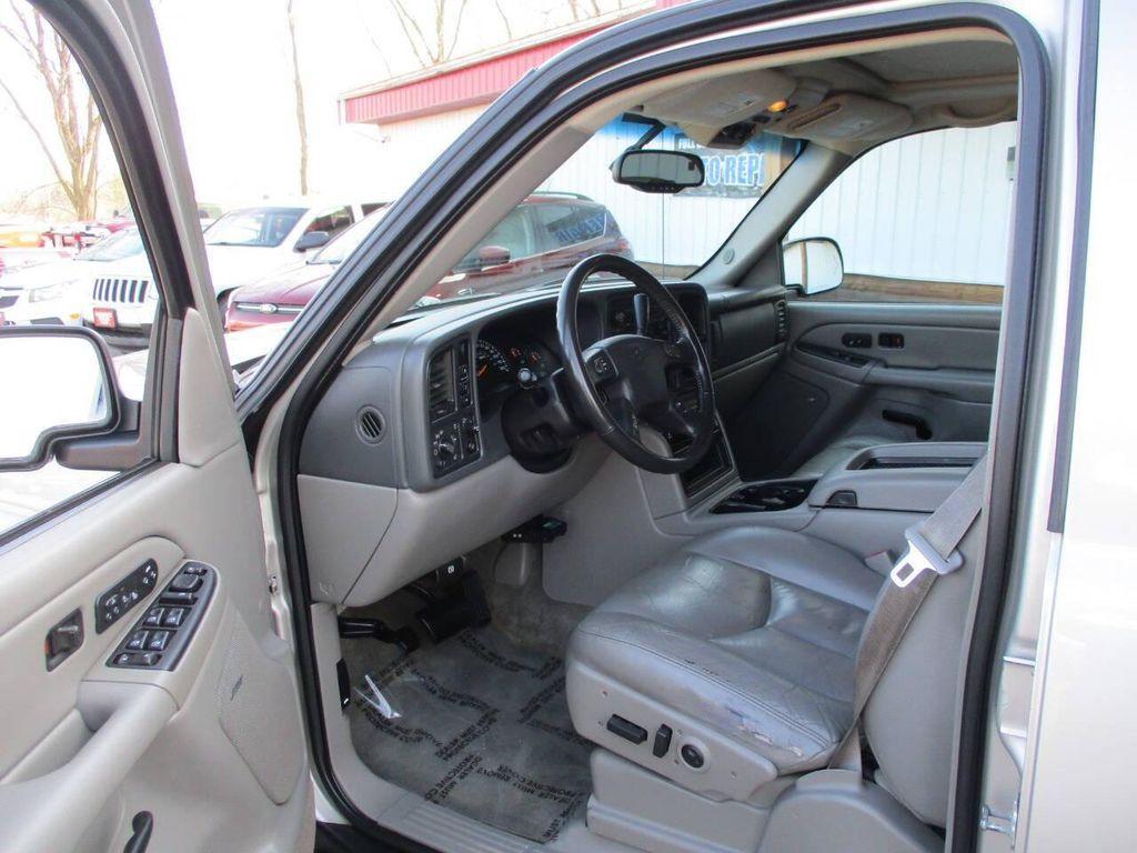 used 2004 Chevrolet Suburban car, priced at $3,999