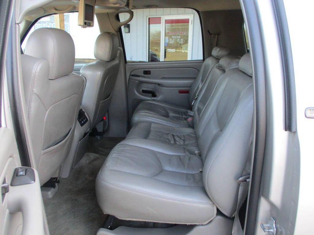 used 2004 Chevrolet Suburban car, priced at $3,999