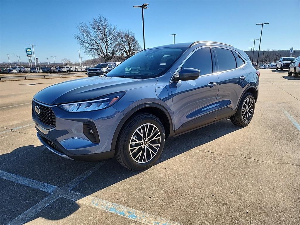 new 2025 Ford Escape car, priced at $39,040