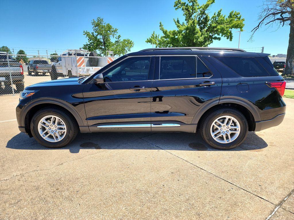 new 2025 Ford Explorer car, priced at $40,710