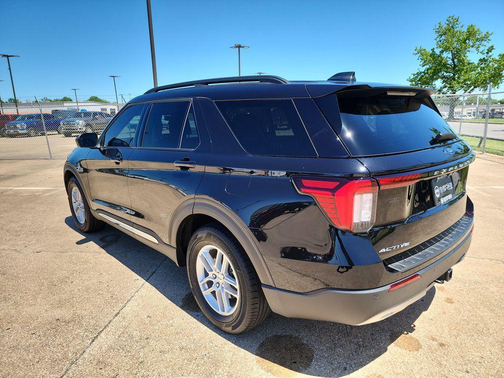 new 2025 Ford Explorer car, priced at $40,710