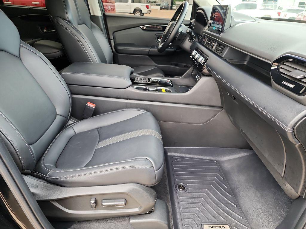 used 2023 Honda Pilot car, priced at $40,995