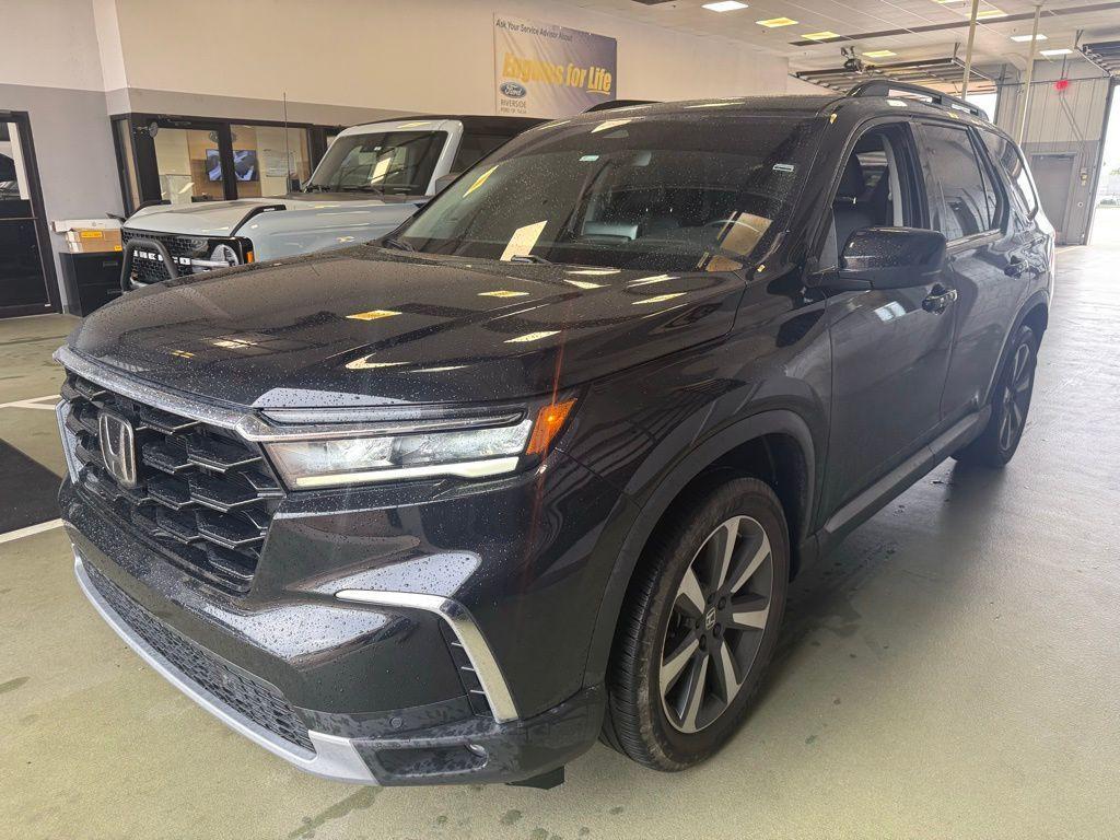 used 2023 Honda Pilot car, priced at $40,995