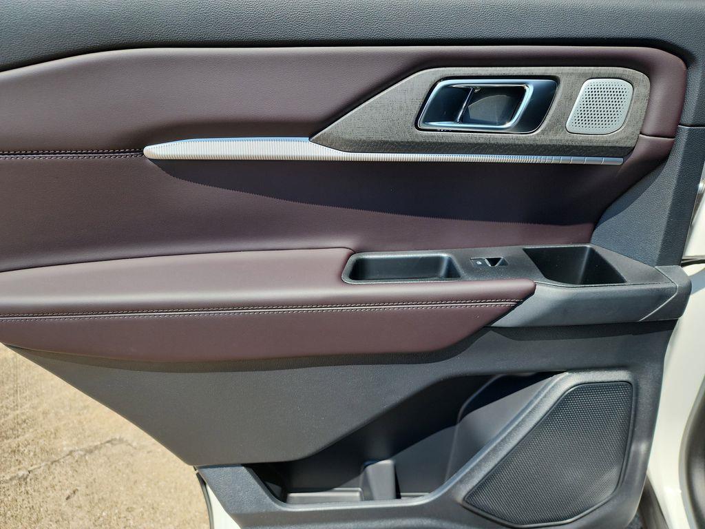 new 2025 Ford Explorer car, priced at $52,060