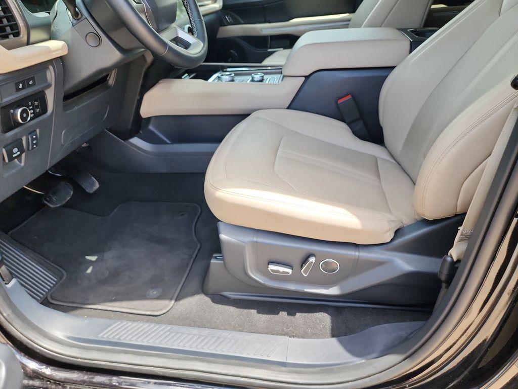 used 2024 Ford Expedition car, priced at $60,995