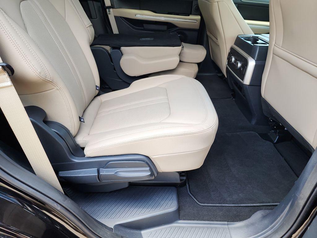 used 2024 Ford Expedition car, priced at $60,995