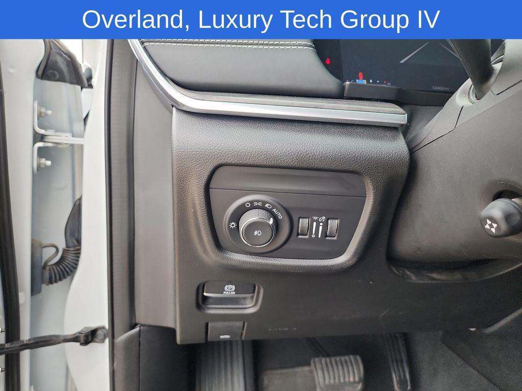 used 2022 Jeep Grand Cherokee car, priced at $31,363