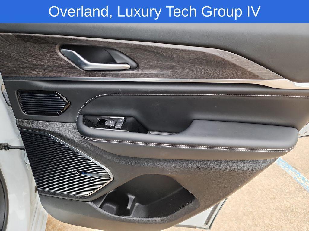 used 2022 Jeep Grand Cherokee car, priced at $31,363