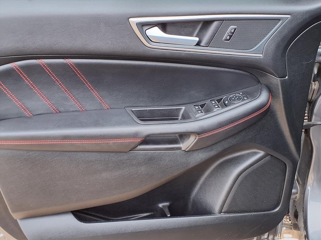 used 2024 Ford Edge car, priced at $24,673