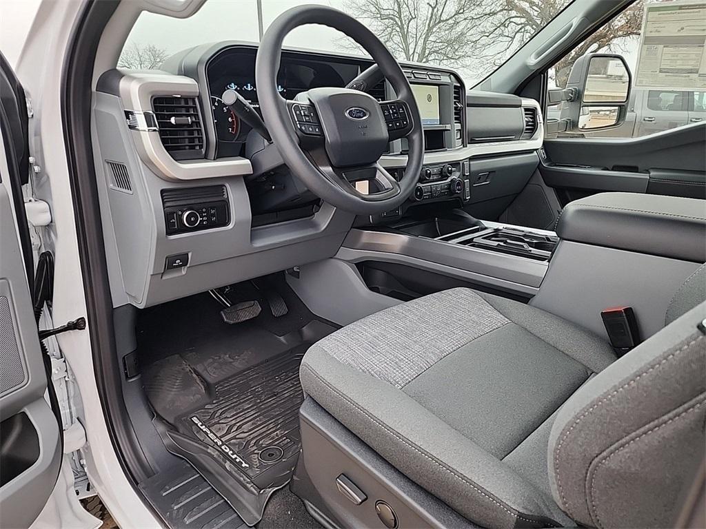 new 2024 Ford F-250 car, priced at $55,652