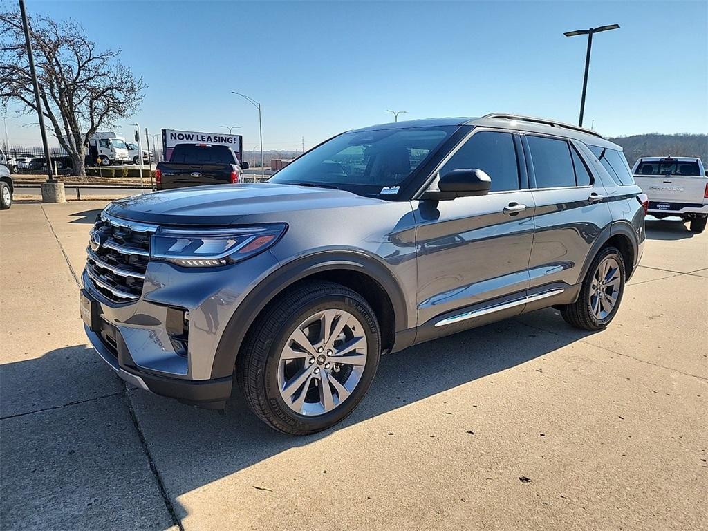 new 2025 Ford Explorer car, priced at $43,850