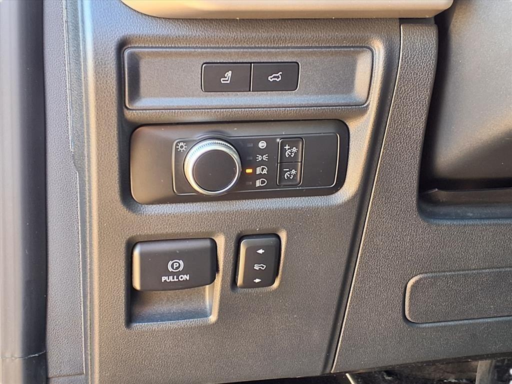 used 2022 Ford Expedition car, priced at $32,995