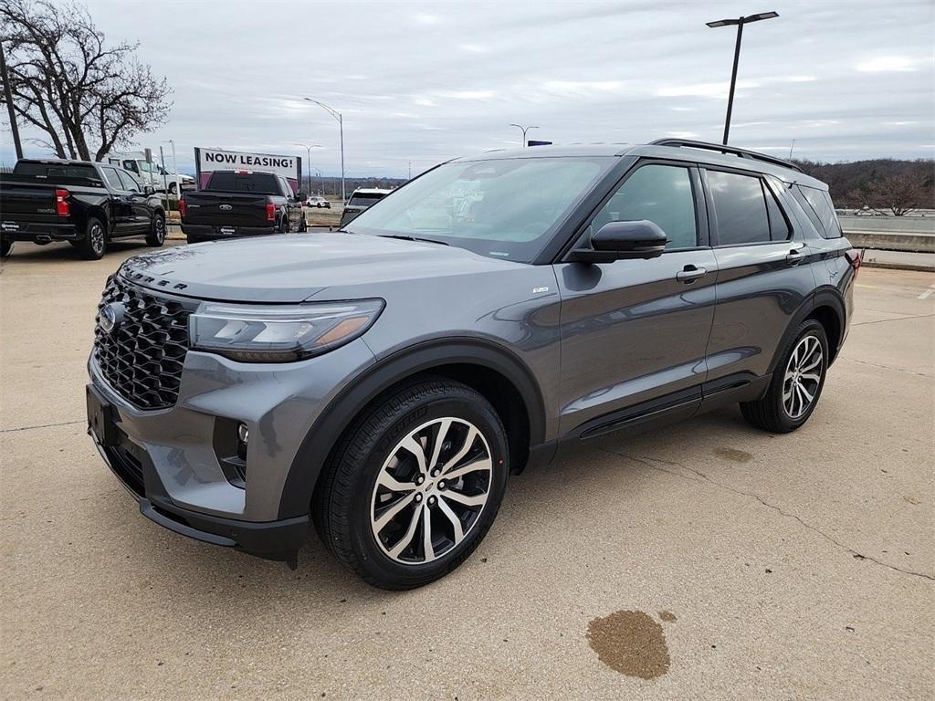 new 2025 Ford Explorer car, priced at $46,549