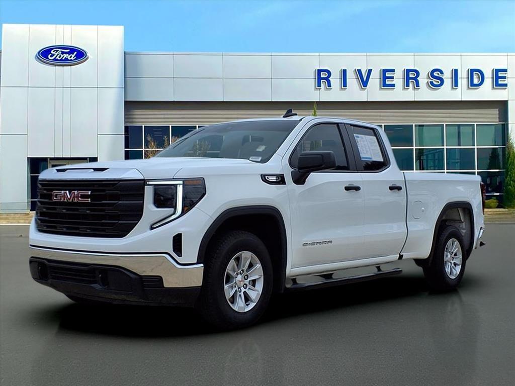 used 2025 GMC Sierra 1500 car, priced at $31,995