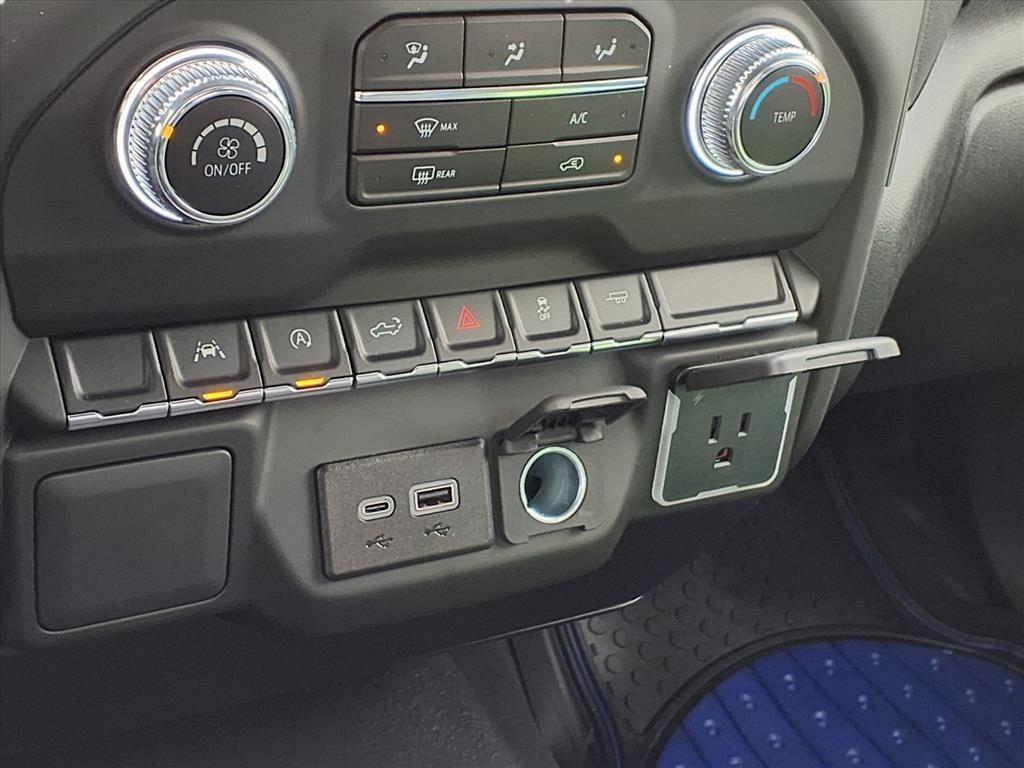 used 2025 GMC Sierra 1500 car, priced at $31,995