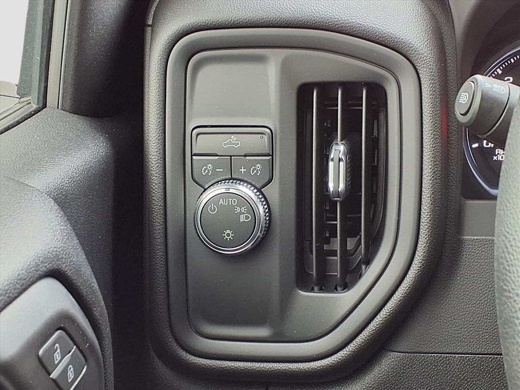 used 2025 GMC Sierra 1500 car, priced at $31,995