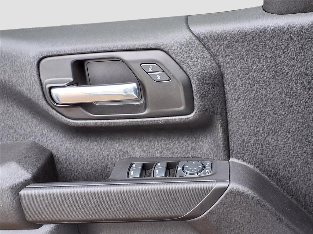 used 2025 GMC Sierra 1500 car, priced at $31,995