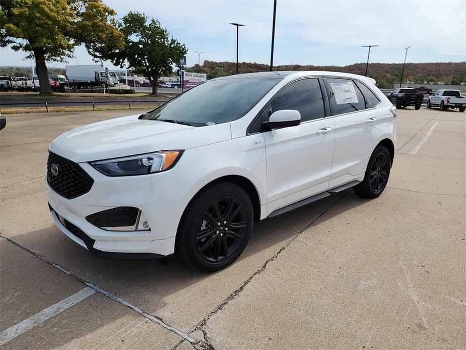 new 2024 Ford Edge car, priced at $39,639