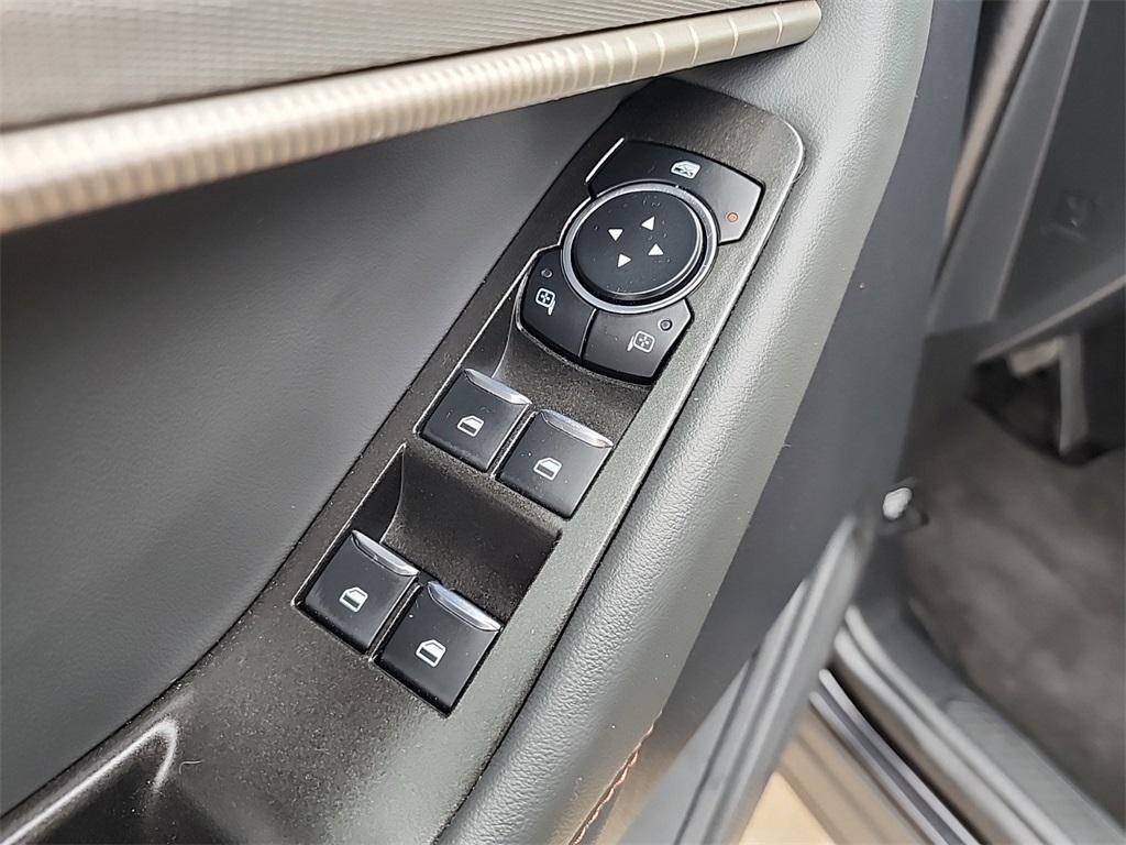 new 2025 Ford Explorer car, priced at $40,446