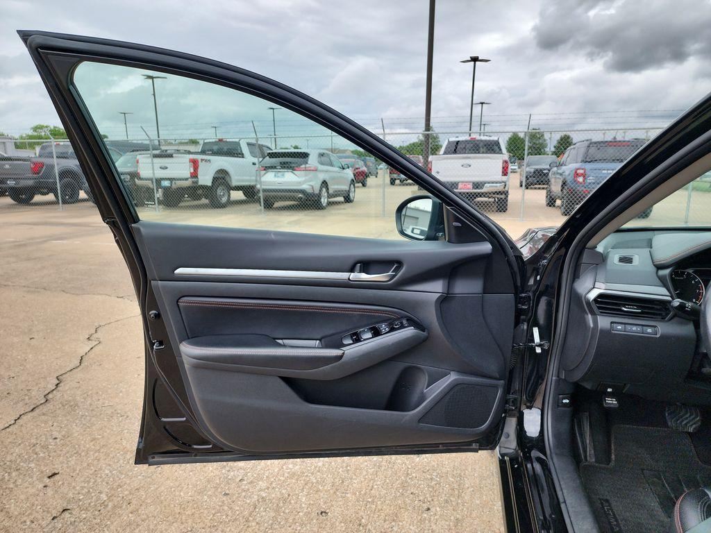 used 2023 Nissan Altima car, priced at $23,200