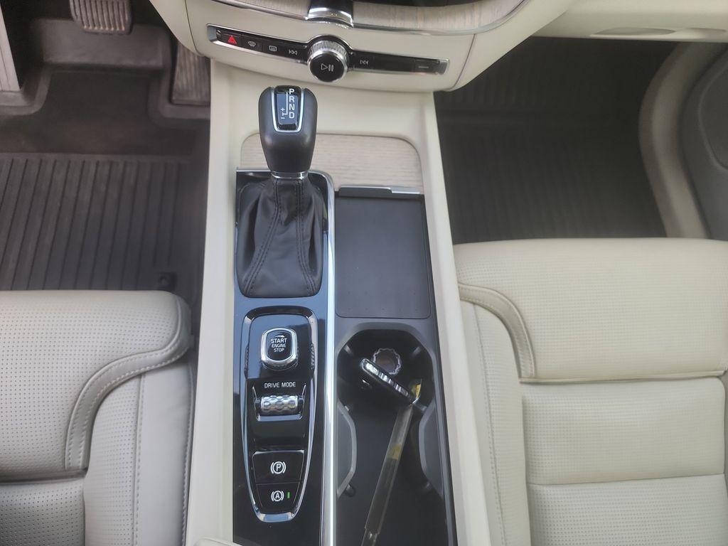used 2021 Volvo XC60 car, priced at $26,990