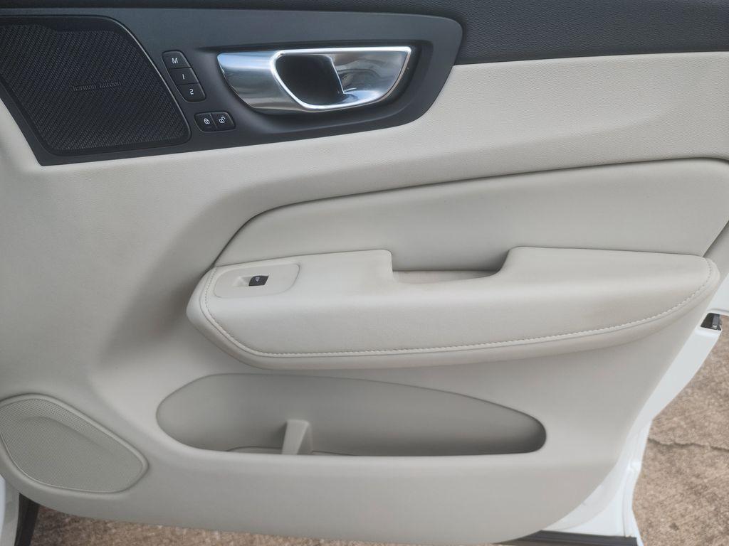 used 2021 Volvo XC60 car, priced at $26,990