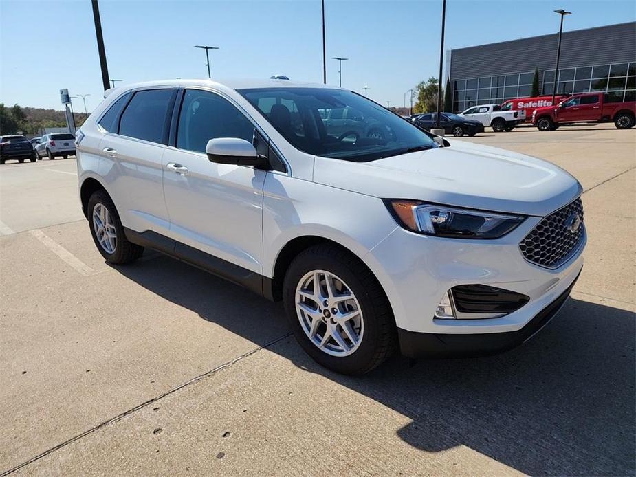 new 2024 Ford Edge car, priced at $37,852