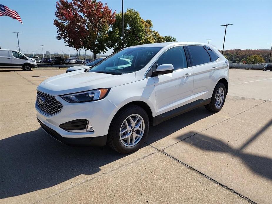 new 2024 Ford Edge car, priced at $37,852