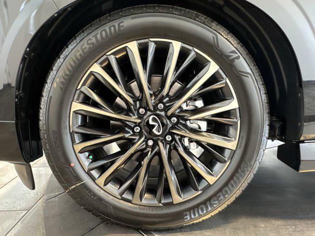 new 2025 INFINITI QX80 car, priced at $100,090
