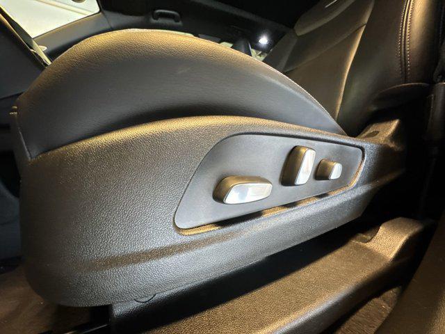 used 2022 Cadillac XT6 car, priced at $40,697