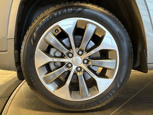 used 2019 Jeep Cherokee car, priced at $22,525