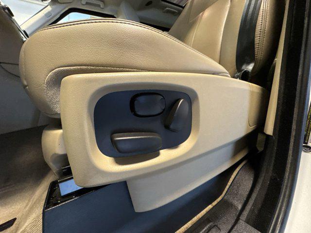 used 2016 Land Rover LR4 car, priced at $17,482