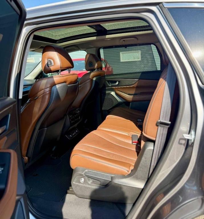 used 2022 Acura MDX car, priced at $35,995