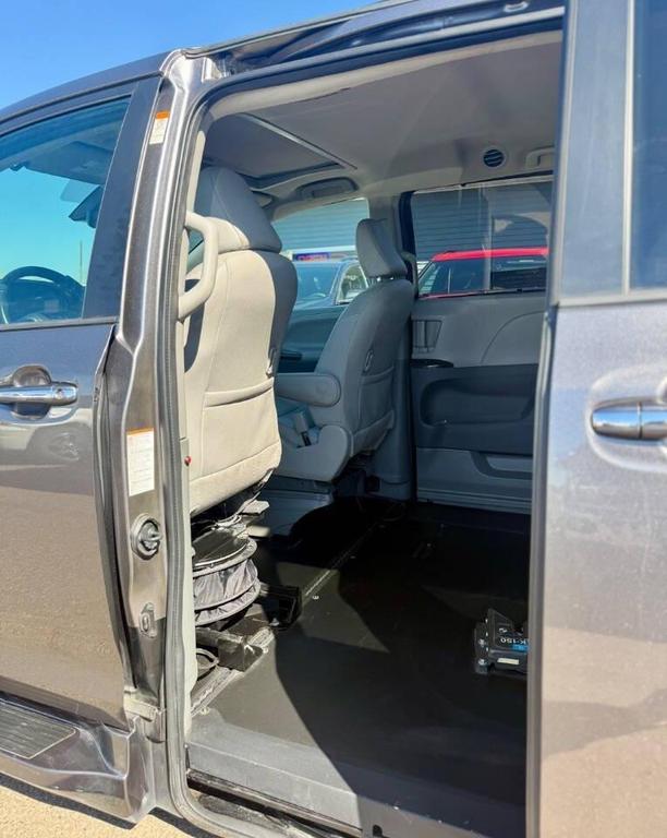 used 2020 Toyota Sienna car, priced at $30,995