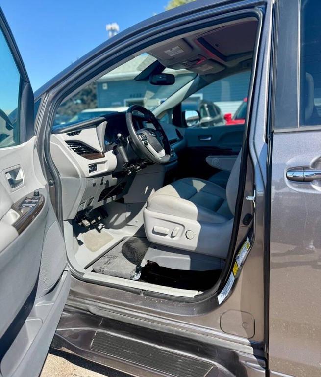 used 2020 Toyota Sienna car, priced at $30,995