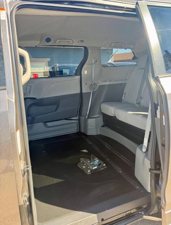 used 2020 Toyota Sienna car, priced at $30,995