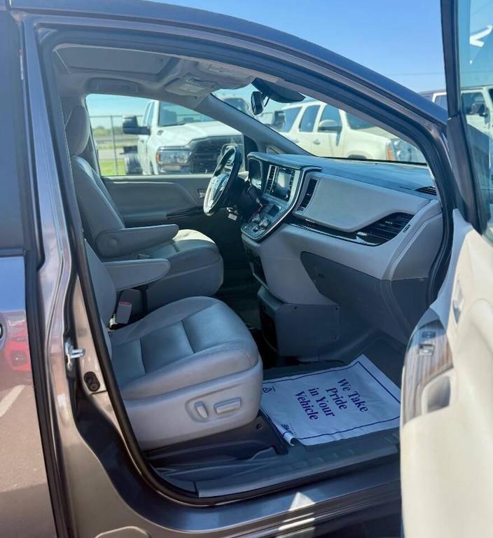 used 2020 Toyota Sienna car, priced at $30,995