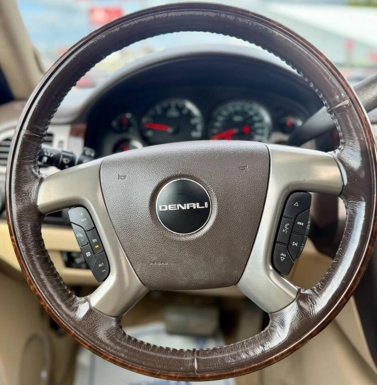 used 2013 GMC Yukon XL car, priced at $7,995