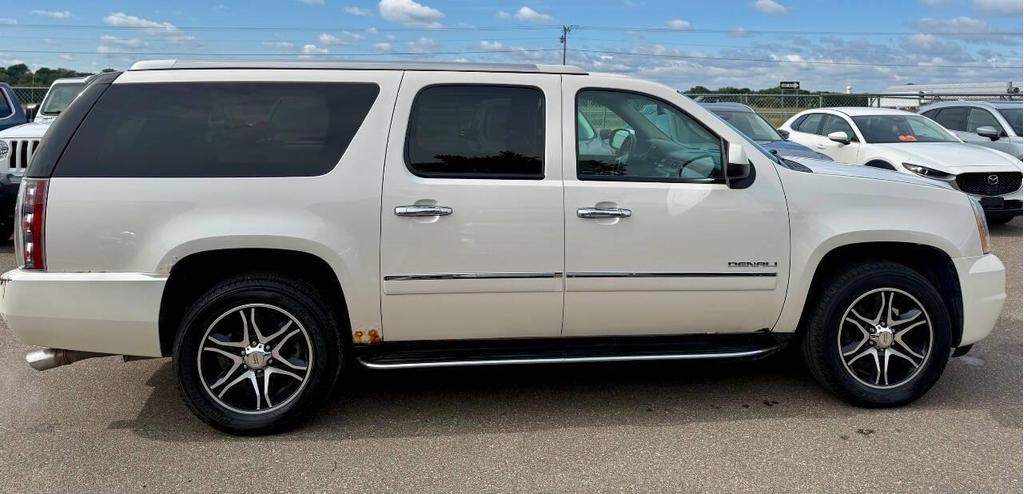 used 2013 GMC Yukon XL car, priced at $7,995