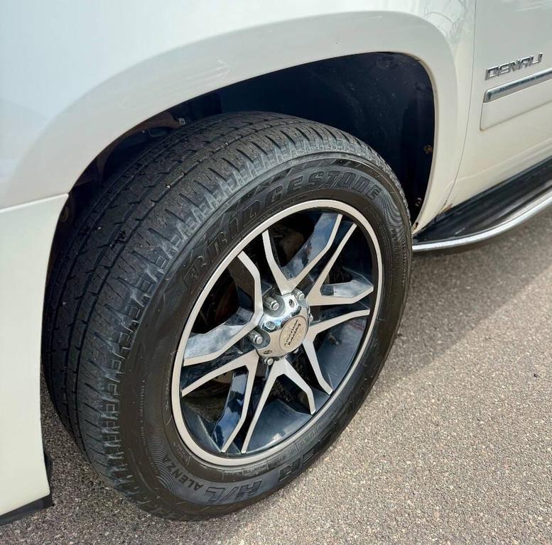 used 2013 GMC Yukon XL car, priced at $7,995