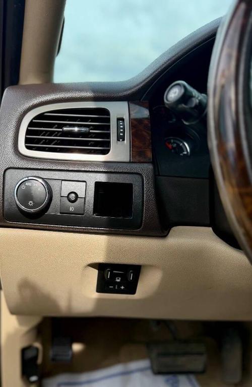 used 2013 GMC Yukon XL car, priced at $7,995